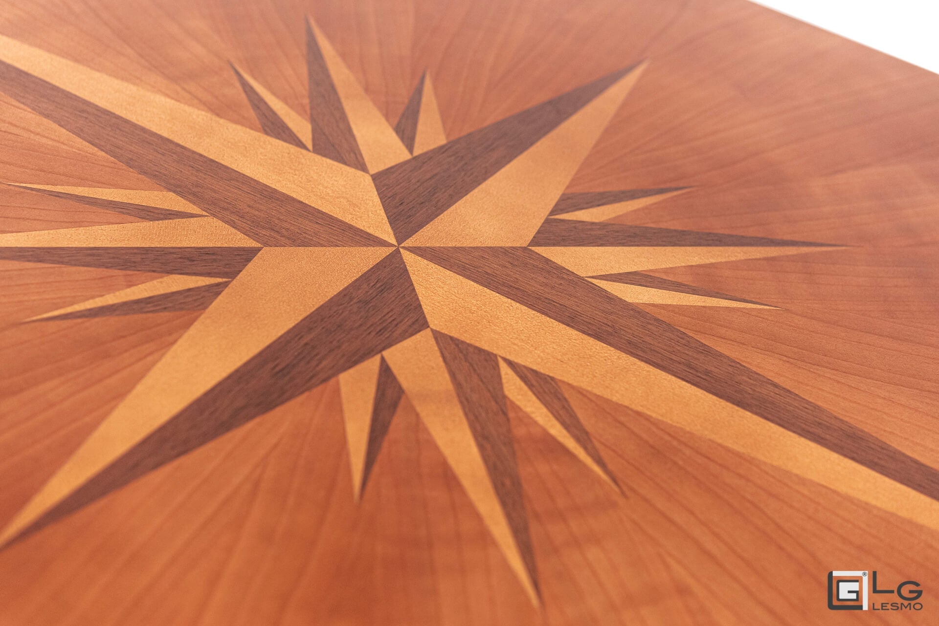 TAVOLINO DA CAFFÈ ALLUNGABILE<br>Finitura: Ciliegio Americano<br>Fino a 14 posti