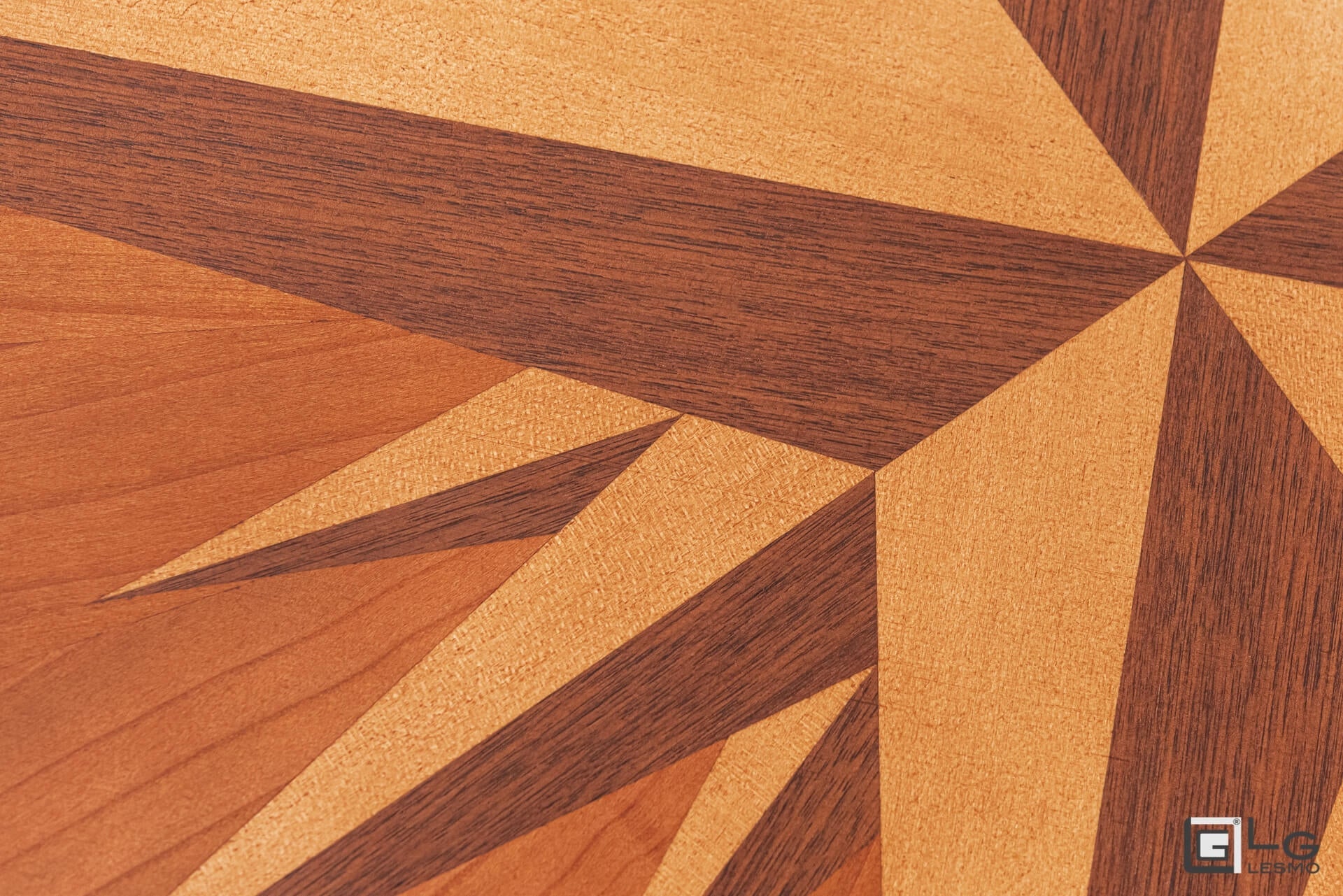 TAVOLINO DA CAFFÈ ALLUNGABILE<br>Finitura: Ciliegio Americano<br>Fino a 14 posti