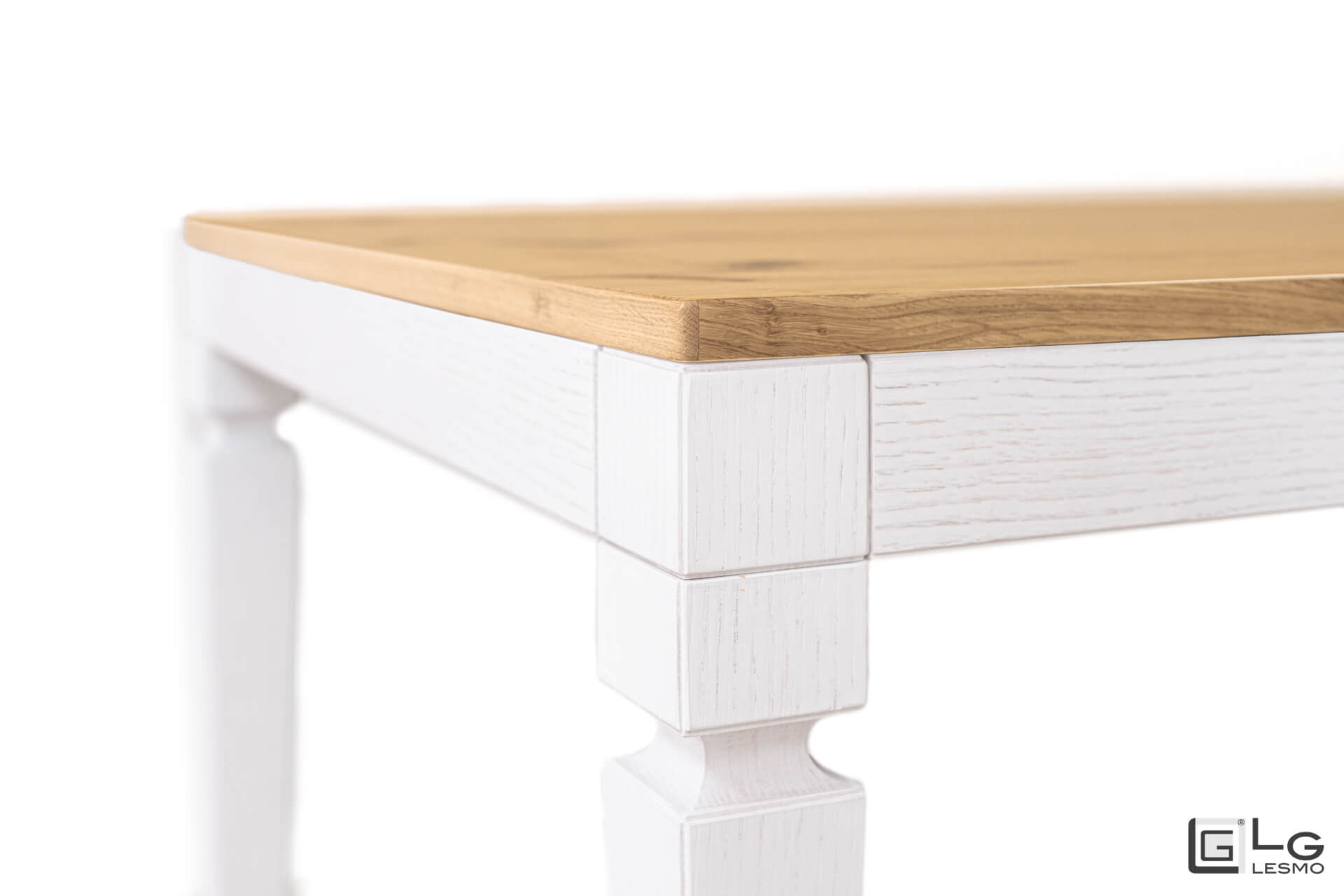 TAVOLO ALLUNGABILE<br>Finitura: Rovere Grezzo e Bianco<br>Posti a sedere: Fino a 16