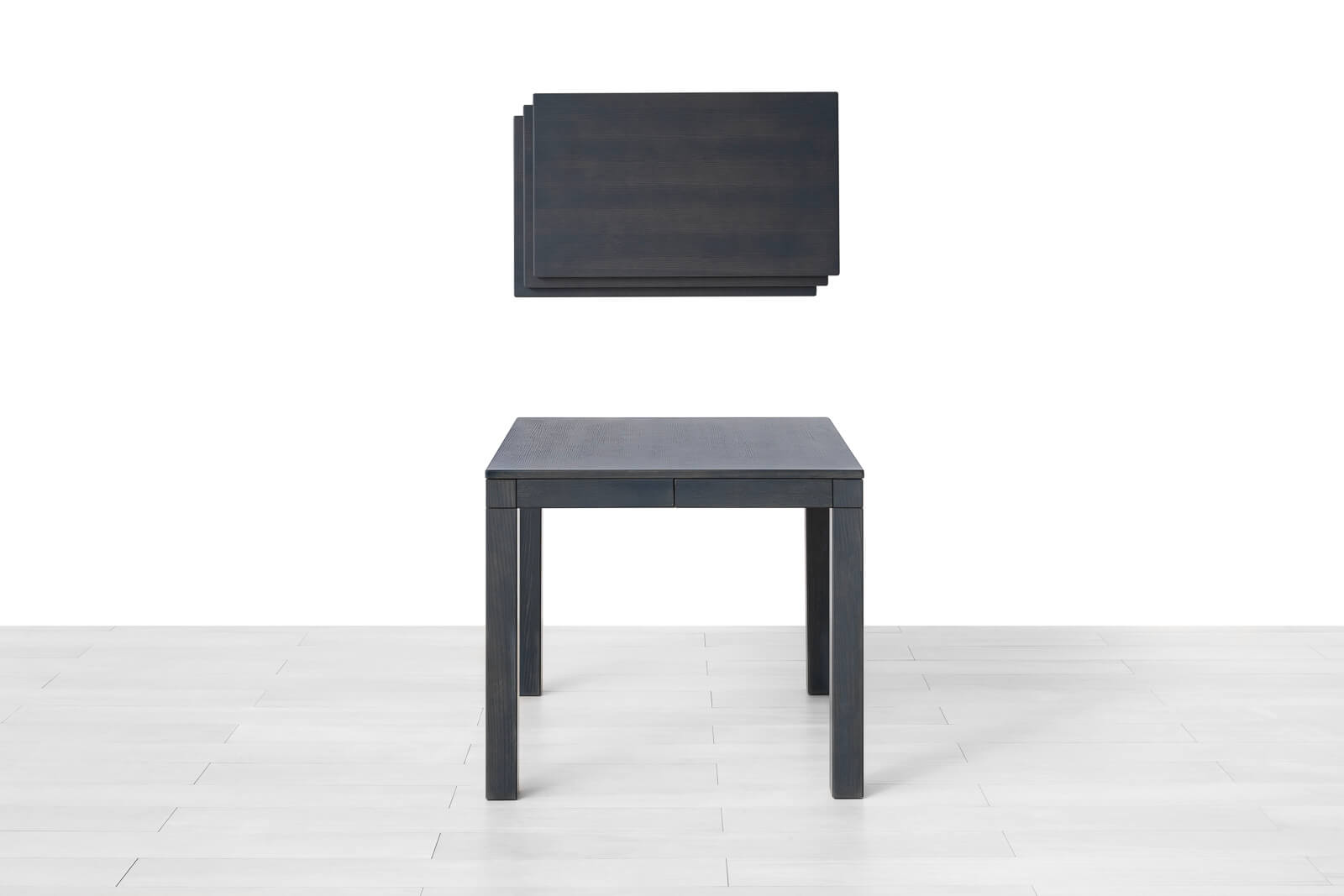 EXTENDABLE TABLE<br>Finish: Anthracite Ash<br>up to 10 seats