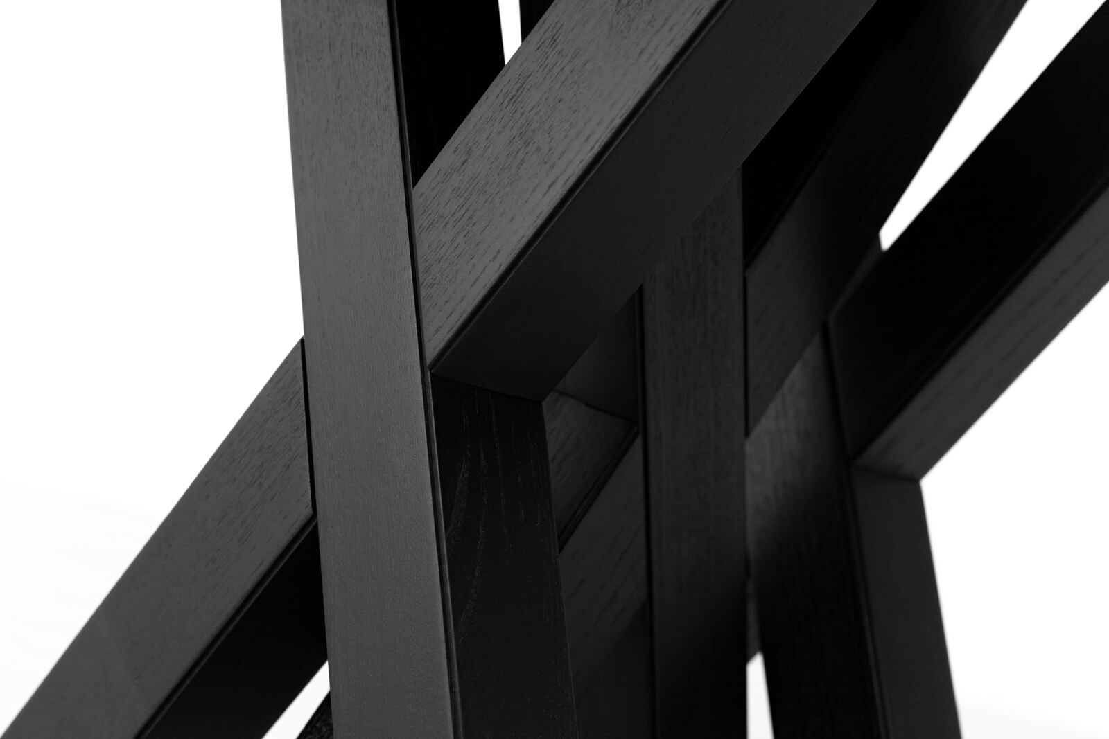 TAVOLO ALLUNGABILE<br>Finitura: Frassino Oliva e Frassino Nero<br>fino a 14 posti