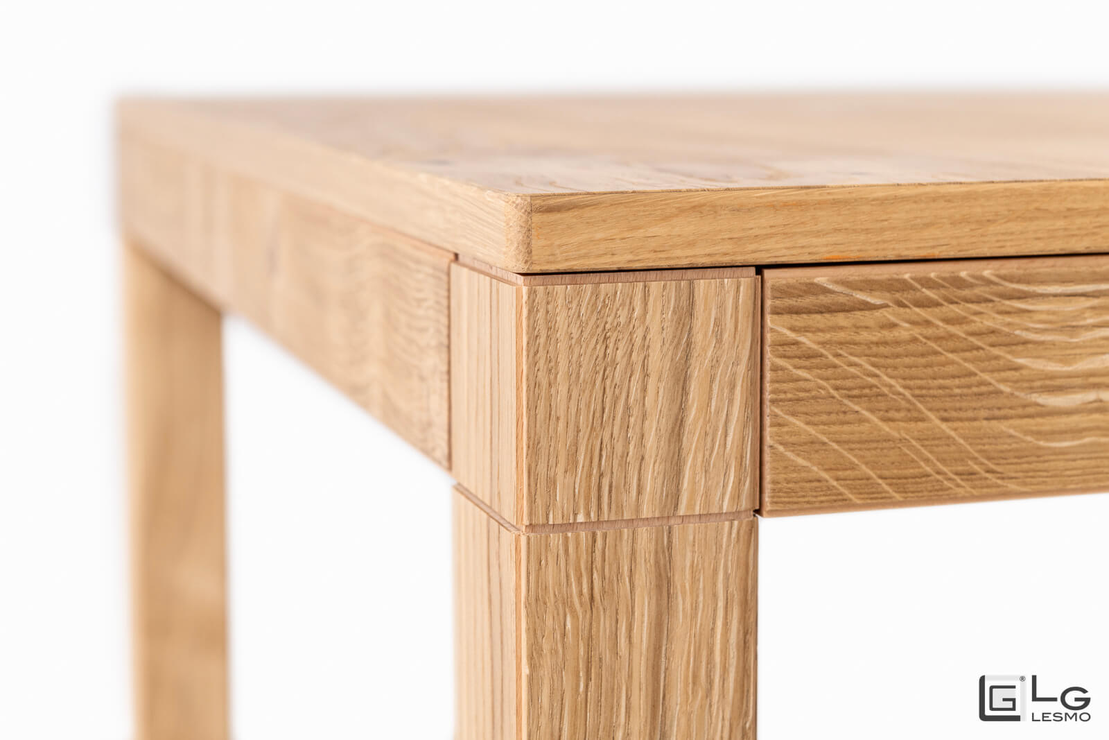 EXTENDABLE TABLE<br>Finish: Raw Oak<br>up to 12 seats