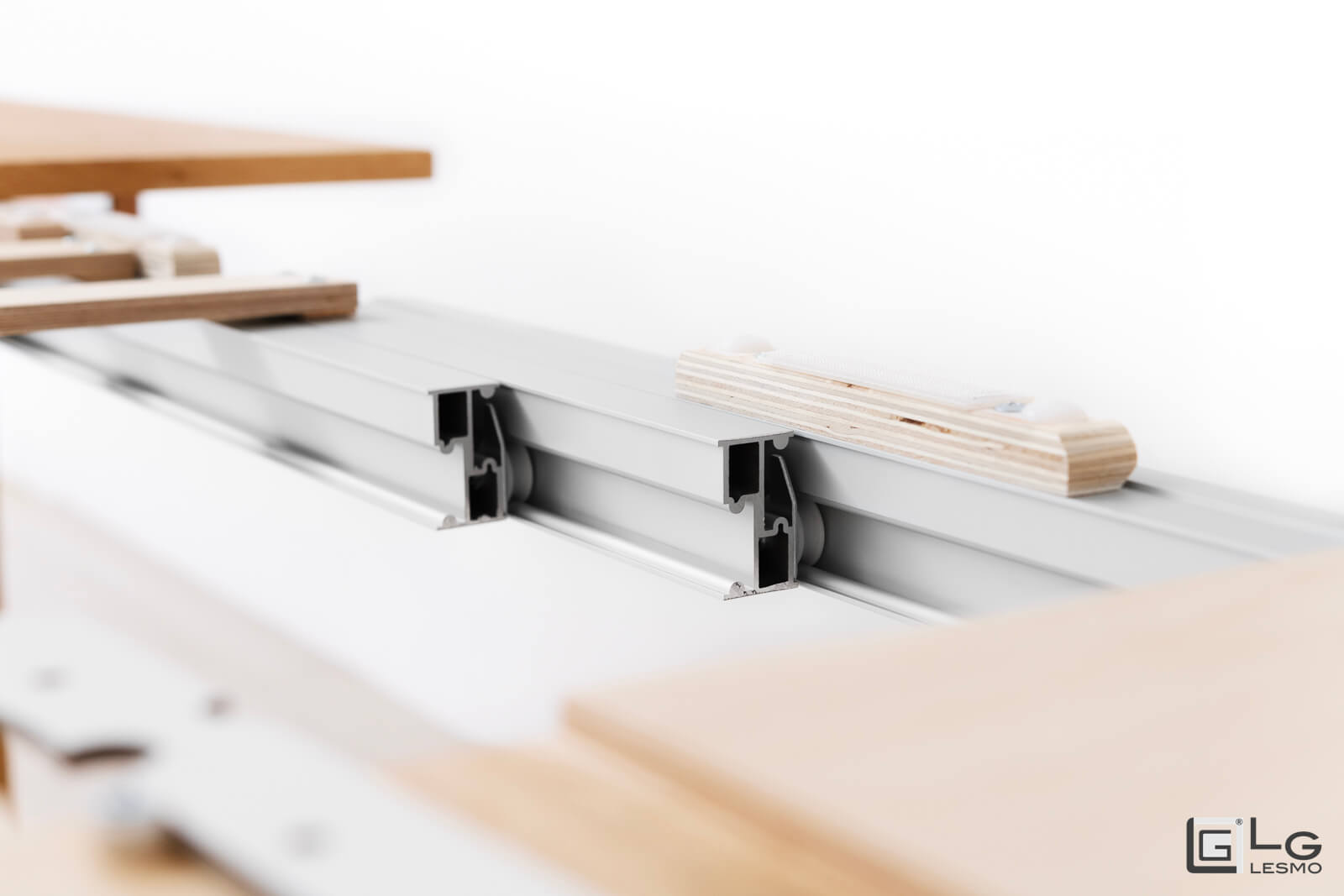 EXTENDABLE TABLE<br>Finish: Raw Oak<br>up to 12 seats