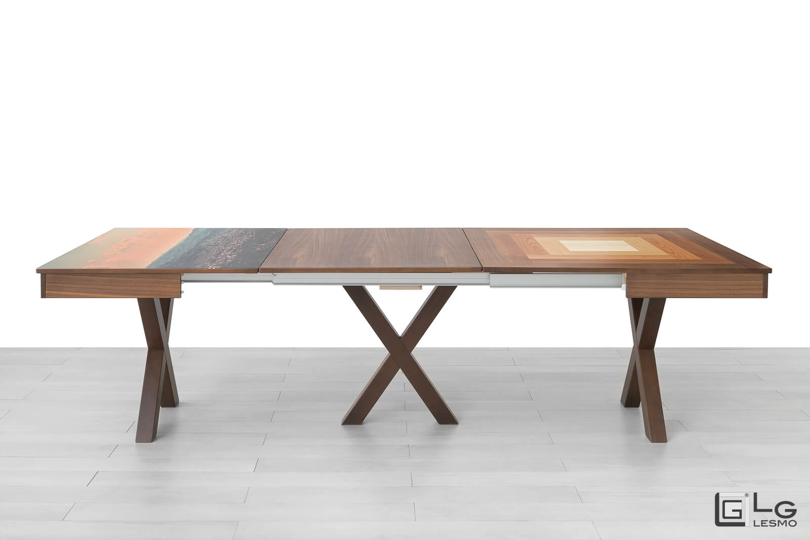 TAVOLO ALLUNGABILE<br>Finitura: Noce Canaletto<br>Fino a 16 posti