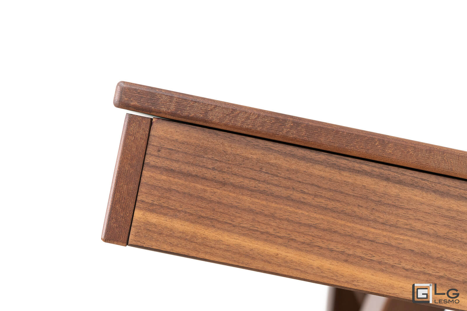 TAVOLO ALLUNGABILE<br>Finitura: Noce Canaletto<br>Fino a 16 posti