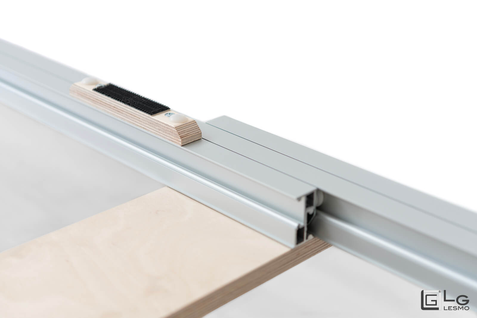 TAVOLO ALLUNGABILE<br>Finitura: Noce Canaletto<br>Fino a 16 posti