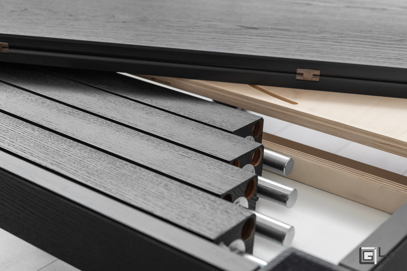 TRANSFORMABLE COFFEE TABLE<br>Finish: Black Ash<br>up to 6/8 seats