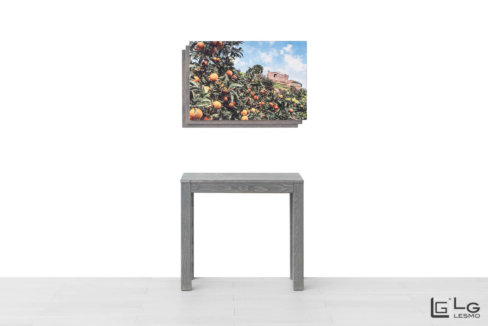 Chiuso: 76x100 cm – Esteso fino a 190 cm con 2 prolunghe. Ideale per ospitare fino a 10 persone. CONSOLLE ALLUNGABILE<br>Finitura: Frassino Nuvola<br>Posti a sedere: Fino a 8