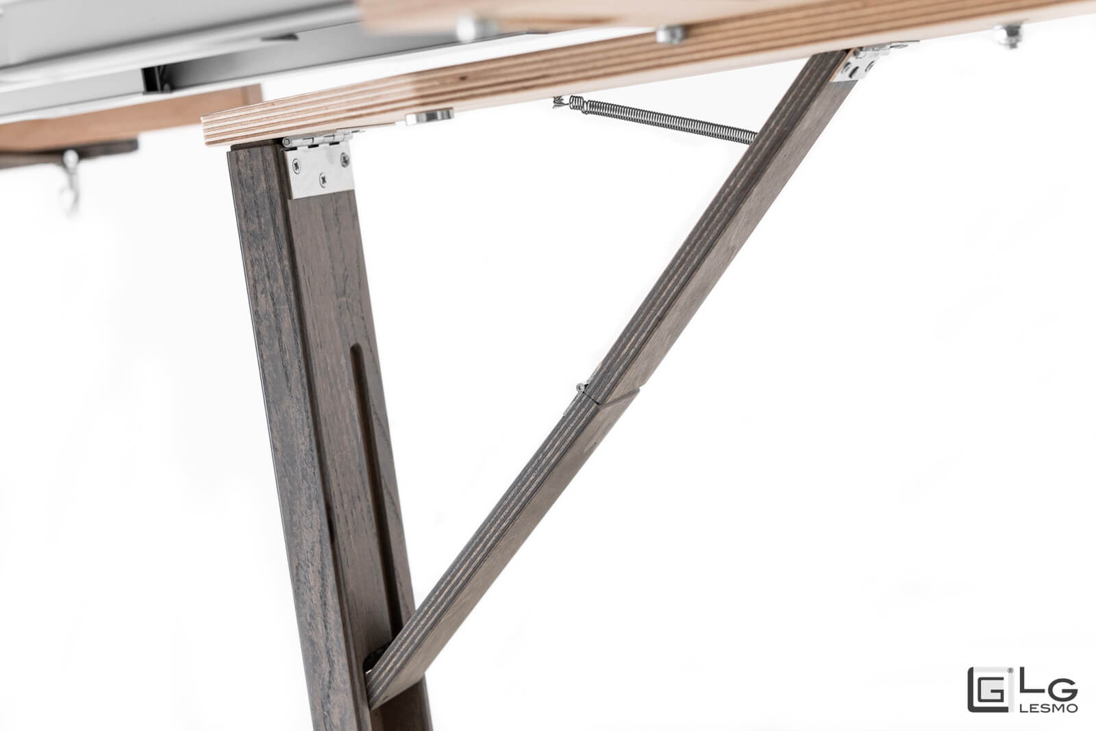 Chiuso: 76x100 cm – Esteso fino a 190 cm con 2 prolunghe. Ideale per ospitare fino a 10 persone. CONSOLLE ALLUNGABILE<br>Finitura: Frassino Nuvola<br>Posti a sedere: Fino a 8