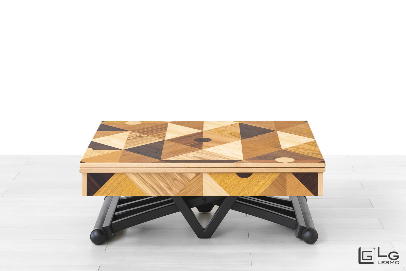 TRANSFORMABLE COFFEE TABLE<br>Finish: Geometric<br>up to 6/8 seats