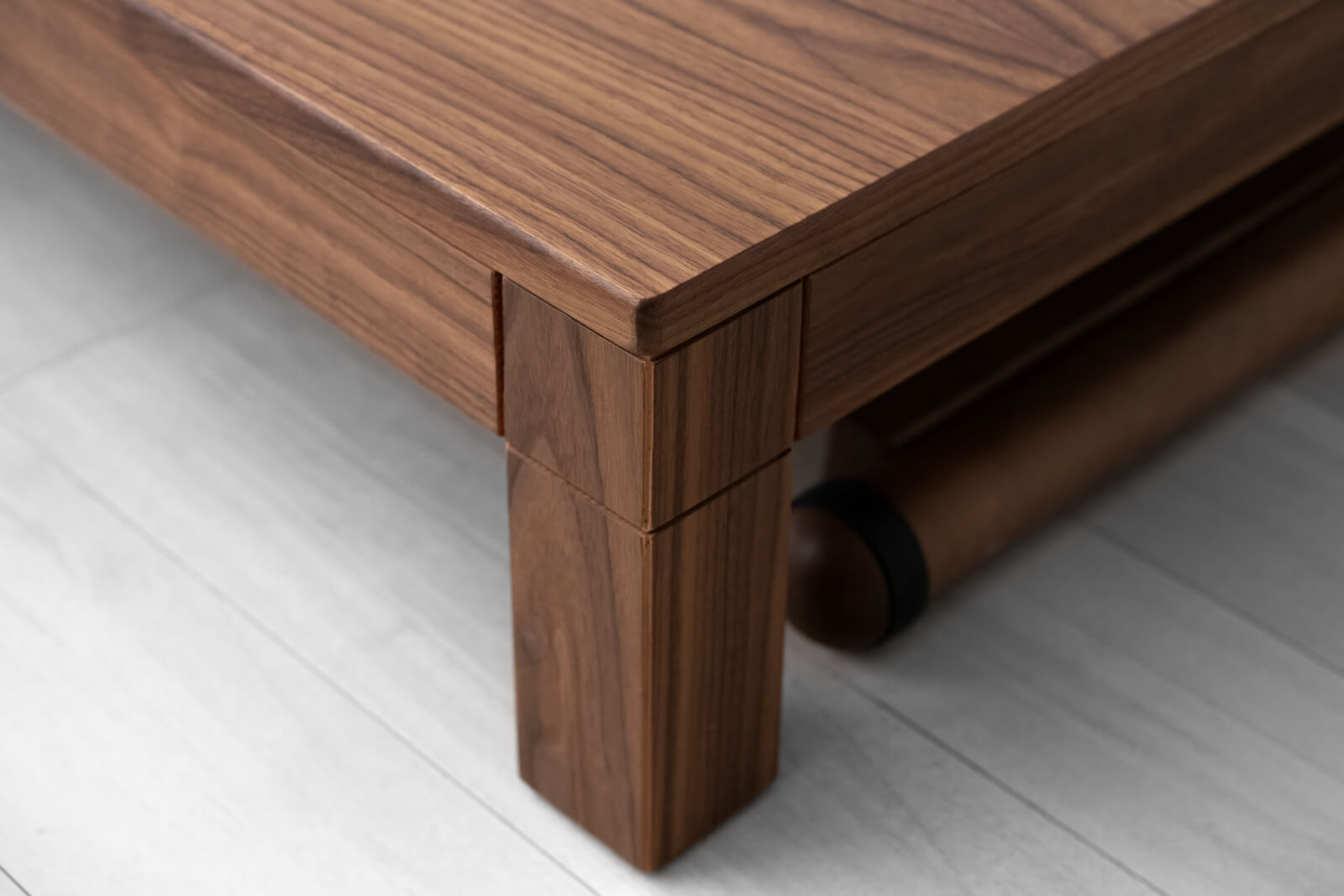 TRANSFORMABLE COFFEE TABLE<br>Finish: Canaletto Walnut<br>up to 12 seats