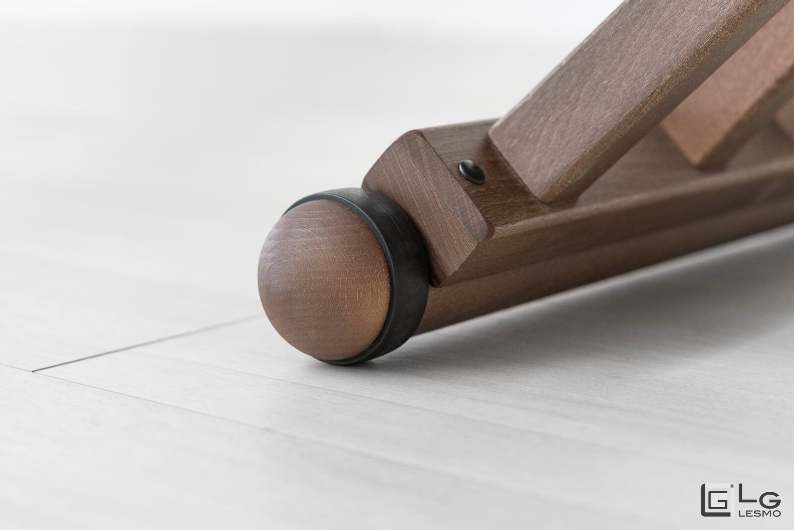 TRANSFORMABLE COFFEE TABLE<br>Finish: Tobacco Oak<br>up to 8 seats