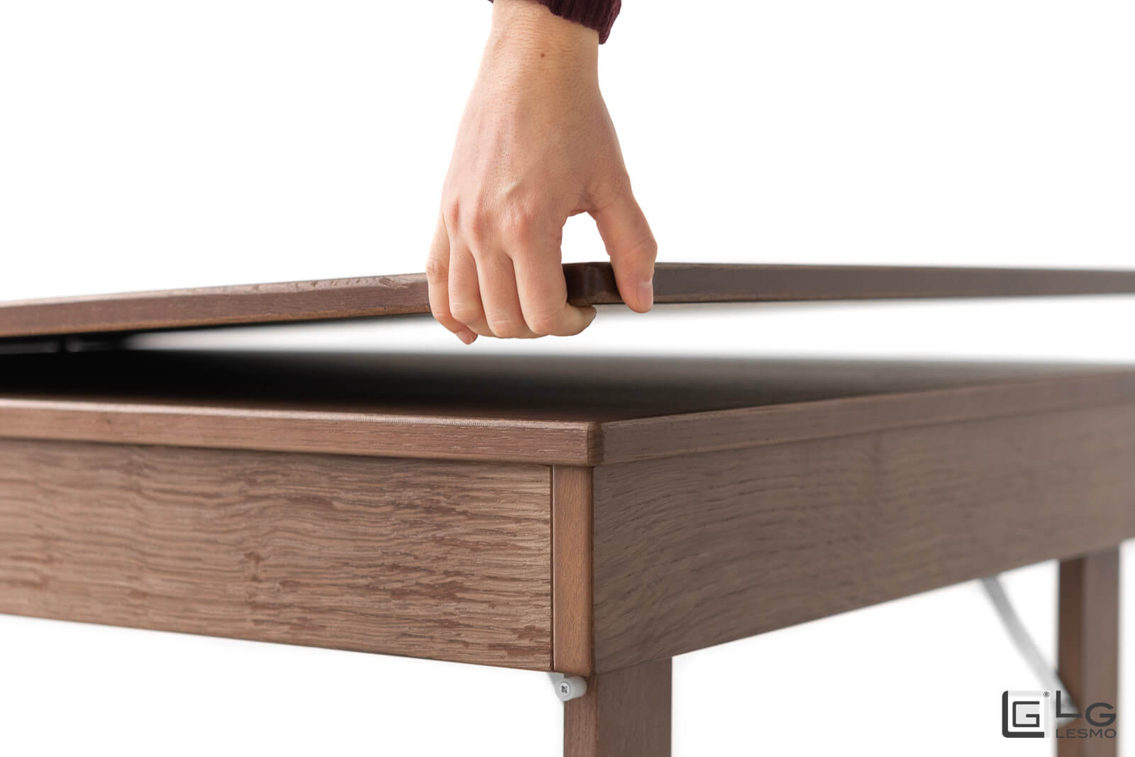 TRANSFORMABLE COFFEE TABLE<br>Finish: Tobacco Oak<br>up to 8 seats