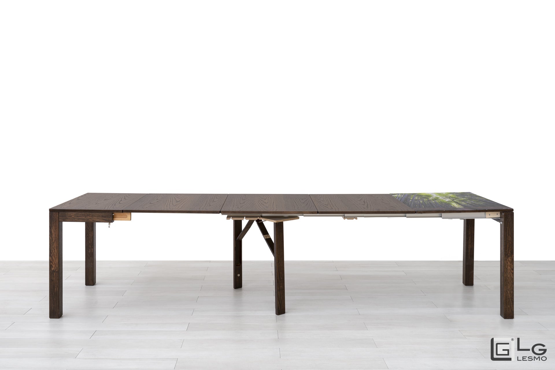 CONSOLLE ALLUNGABILE<br>Finitura: Frassino Caffè<br>Fino a 14 posti