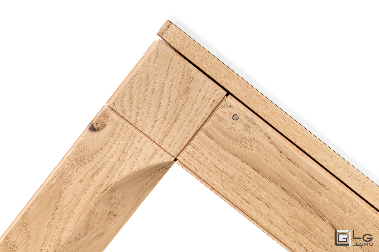 EXTENDABLE TABLE<br>Finish: Raw Oak and Gres<br>up to 16 seats