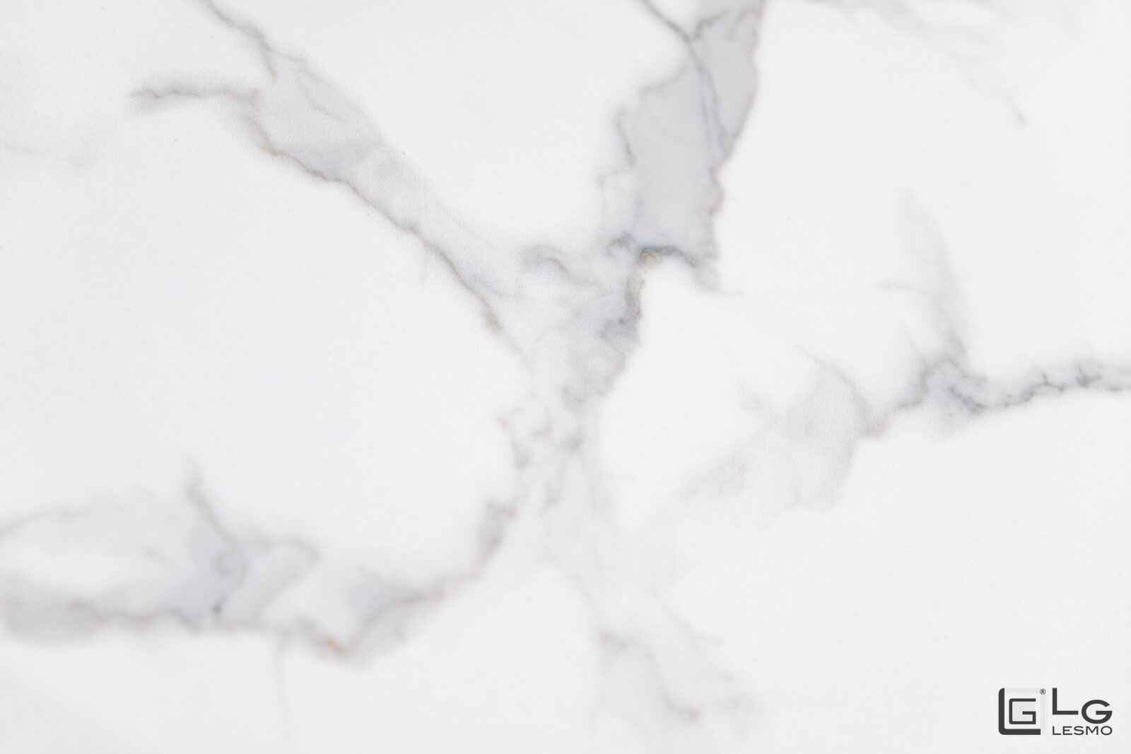 EXTENDABLE TABLE<br>Finish: Raw Oak and Gres<br>up to 16 seats