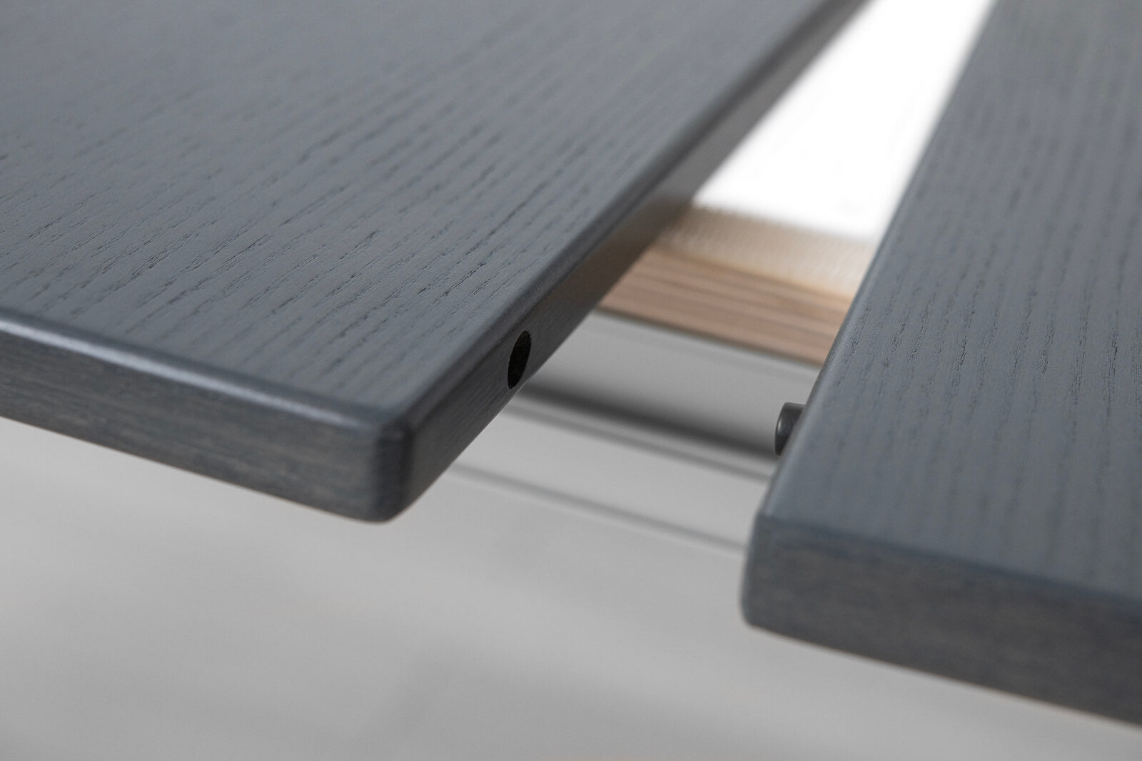 TAVOLO ALLUNGABILE<br>Finitura: Frassino Antracite<br>Fino a 10 posti