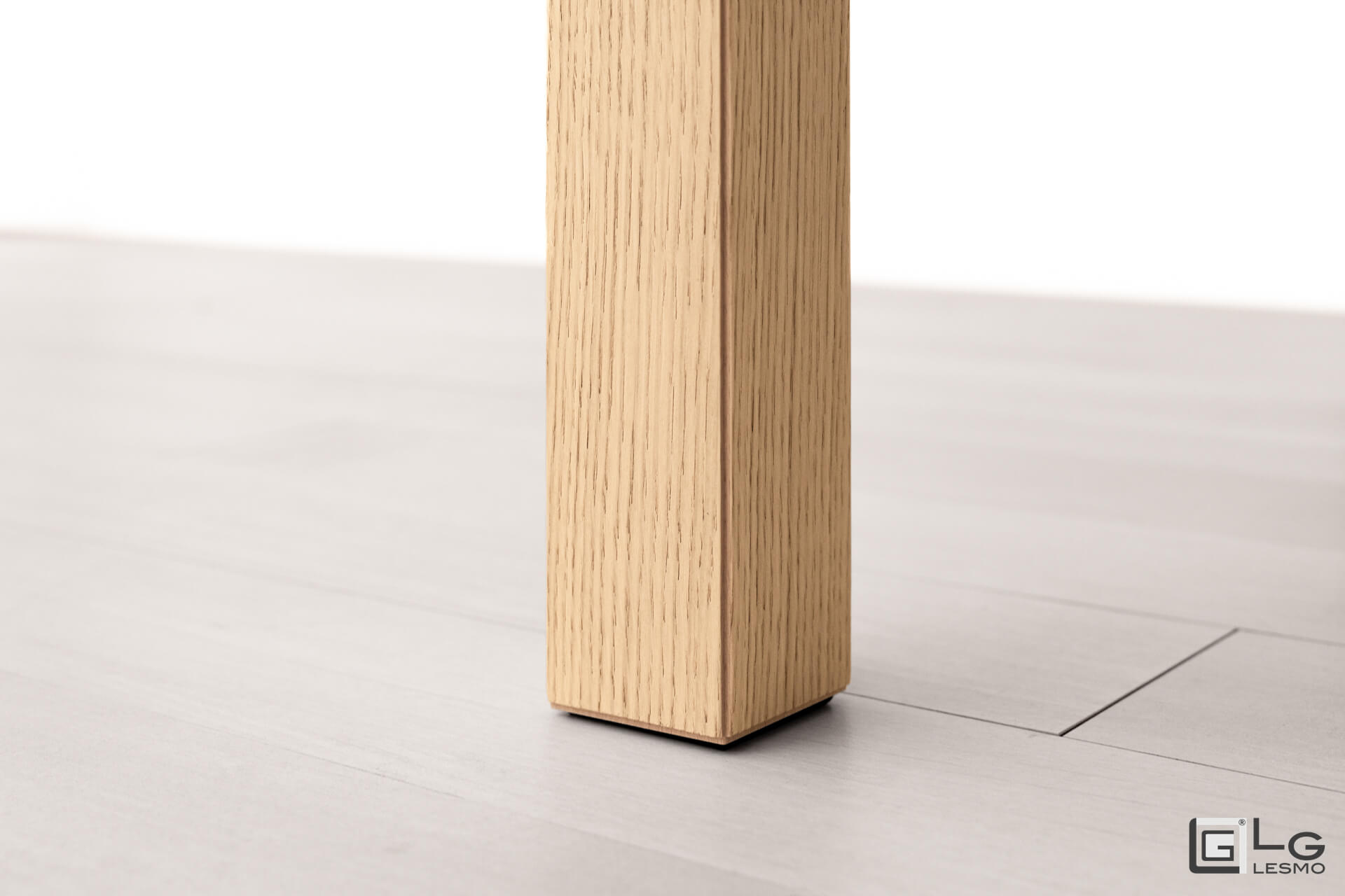 EXTENDABLE TABLE<br>Finish: Raw Oak<br>up to 12 seats