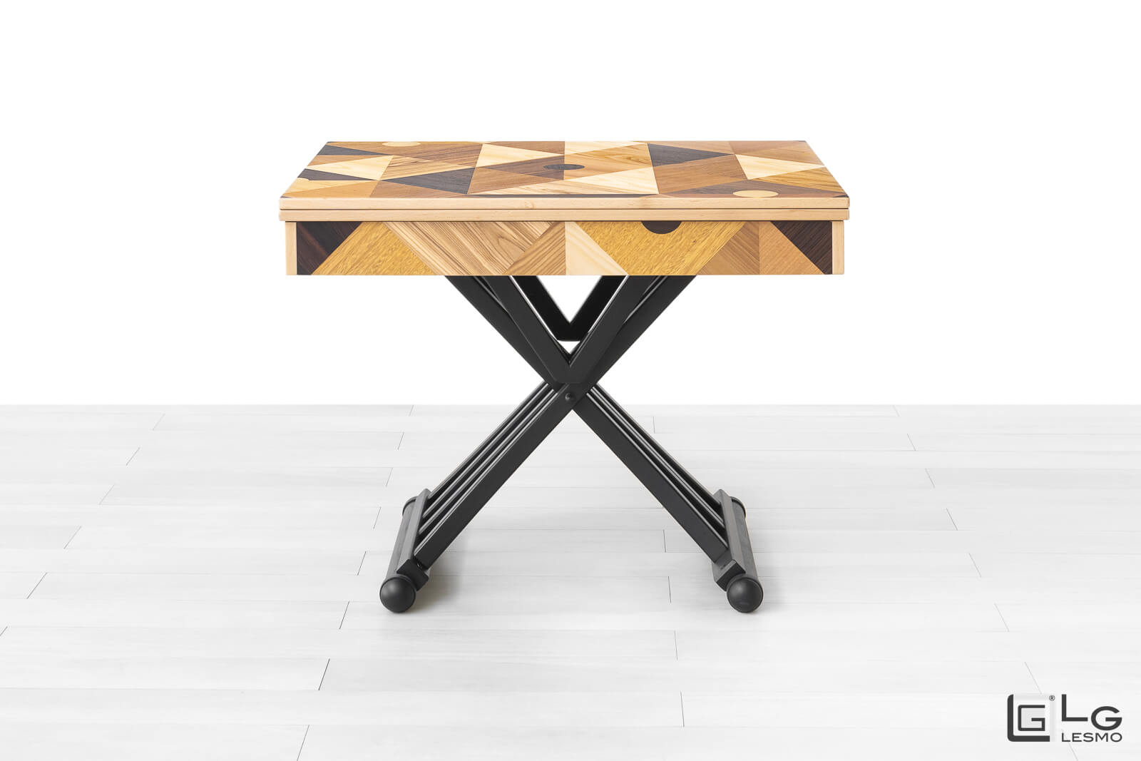 TRANSFORMABLE COFFEE TABLE<br>Finish: Geometric<br>up to 6/8 seats