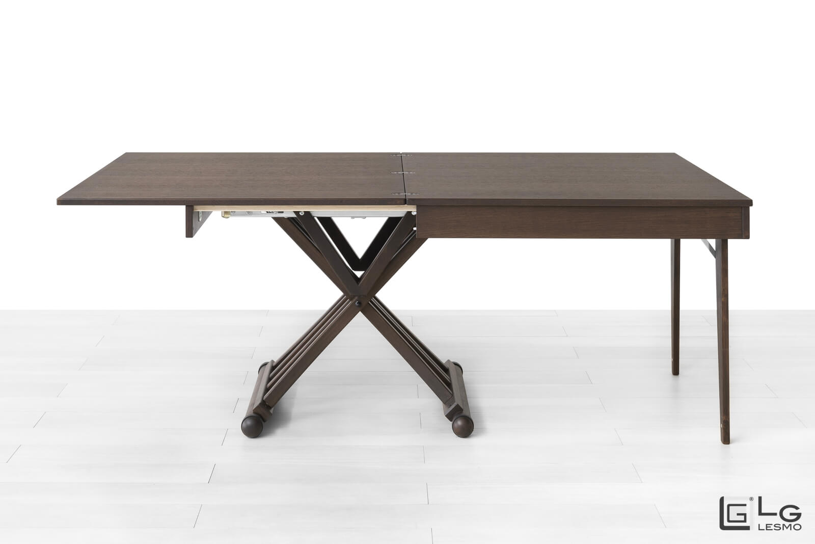 TRANSFORMABLE COFFEE TABLE<br>Finish: Tobacco Oak<br>up to 8 seats
