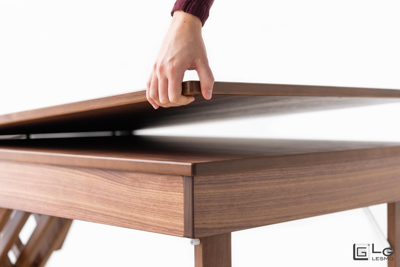 TRANSFORMABLE COFFEE TABLE<br>Finitura: Noce Canaletto Naturale<br>Fino a 8 posti