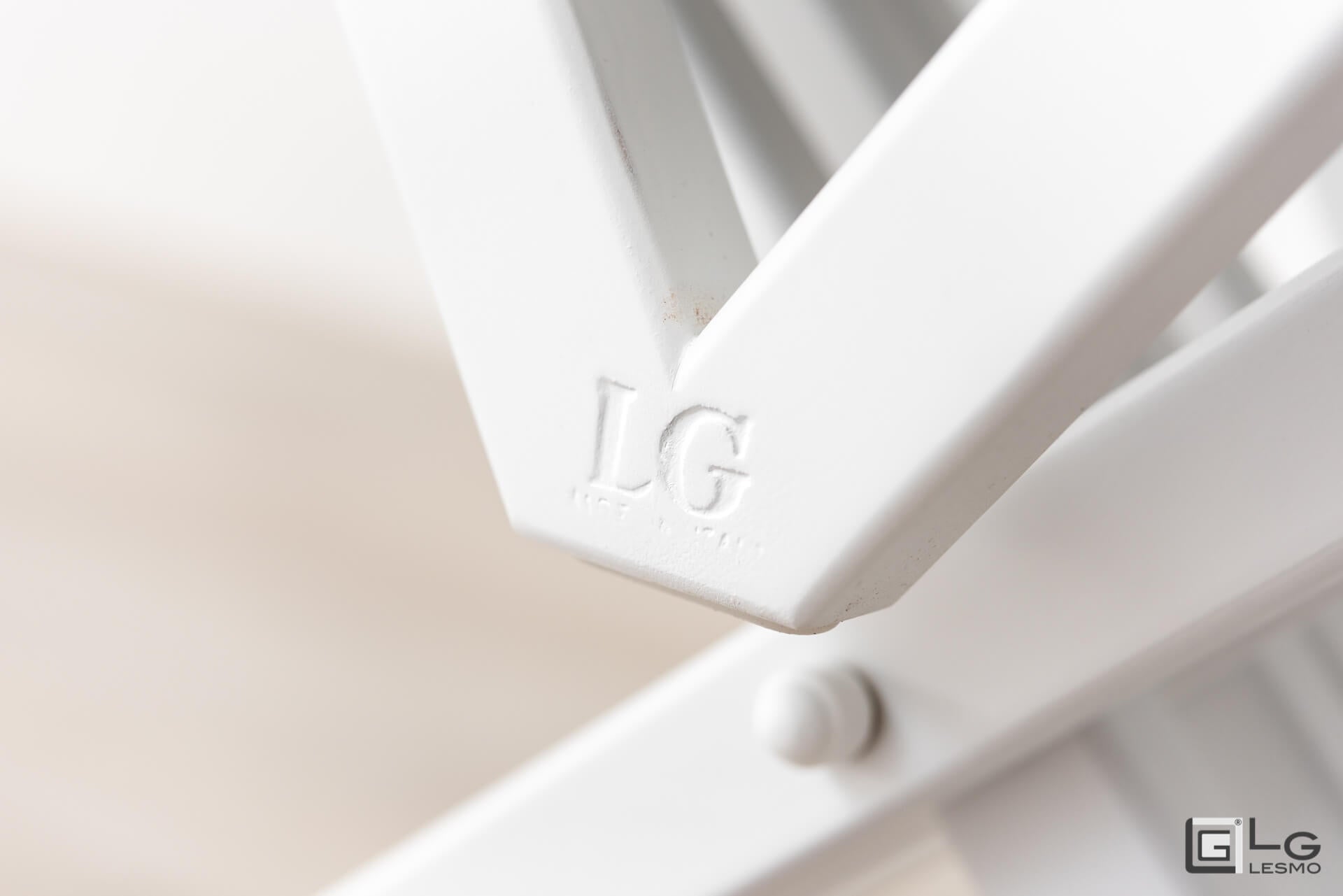 TAVOLINO TRASFORMABILE<br>Finitura: Laccato Bianco<br>Posti a sedere: Fino a 4