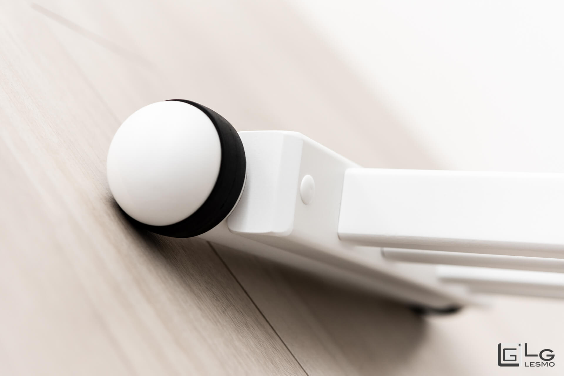 TAVOLINO TRASFORMABILE<br>Finitura: Laccato Bianco<br>Posti a sedere: Fino a 4